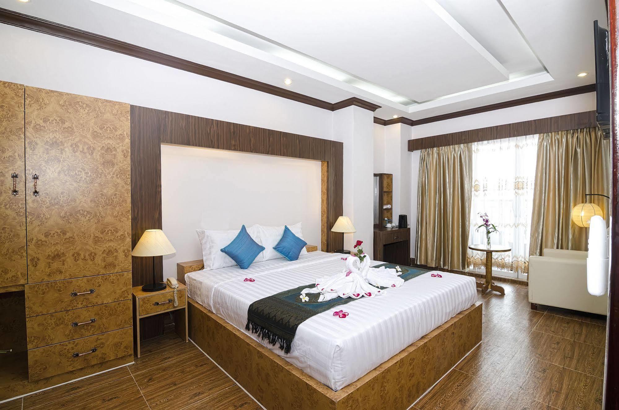 Phuminh Hotel Riverside Phnom Penh Dış mekan fotoğraf