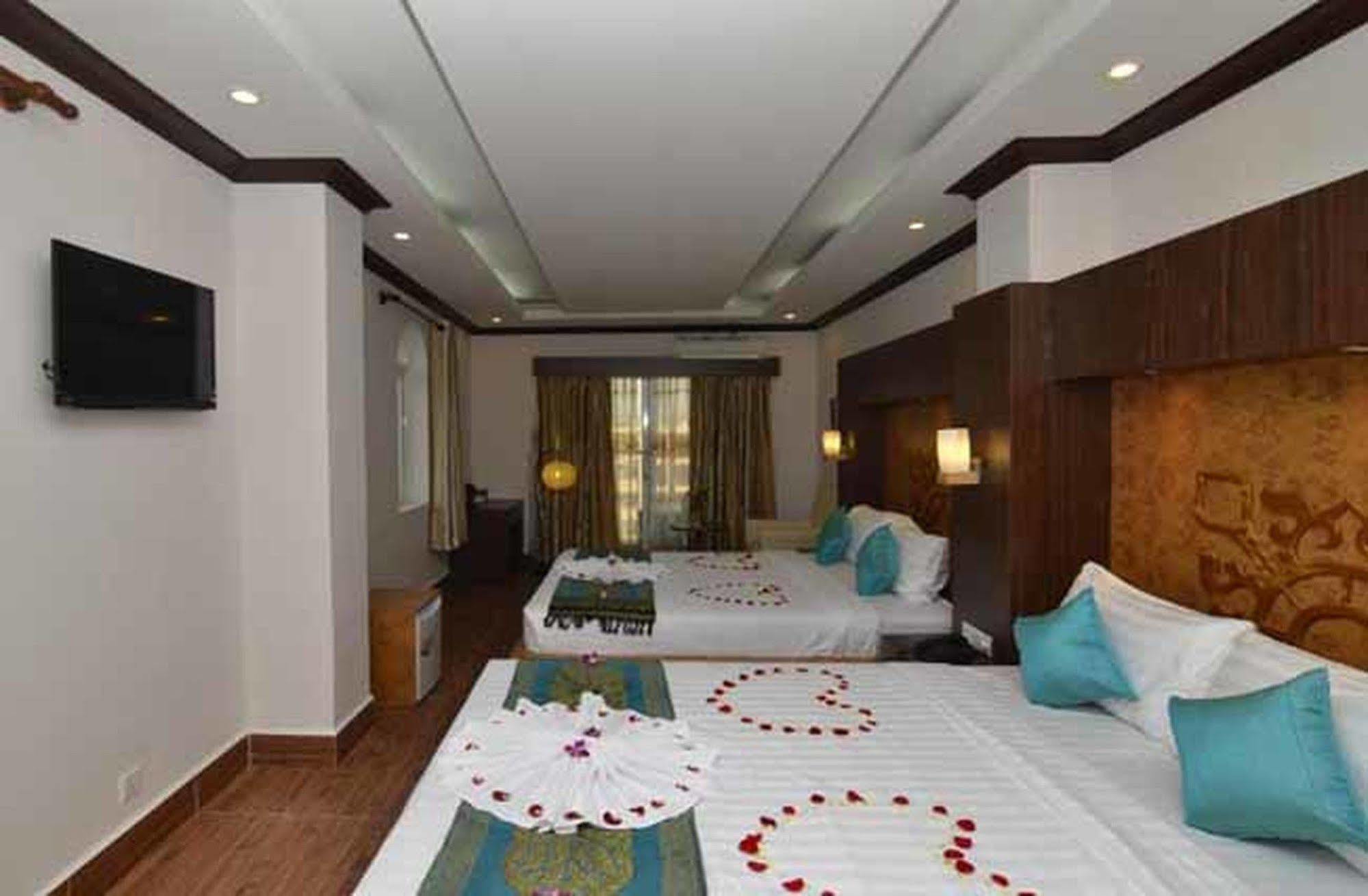 Phuminh Hotel Riverside Phnom Penh Dış mekan fotoğraf
