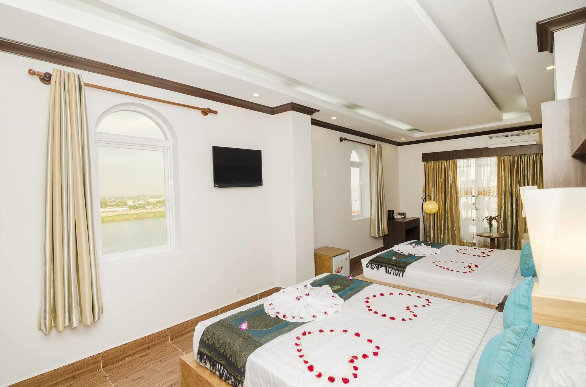 Phuminh Hotel Riverside Phnom Penh Dış mekan fotoğraf