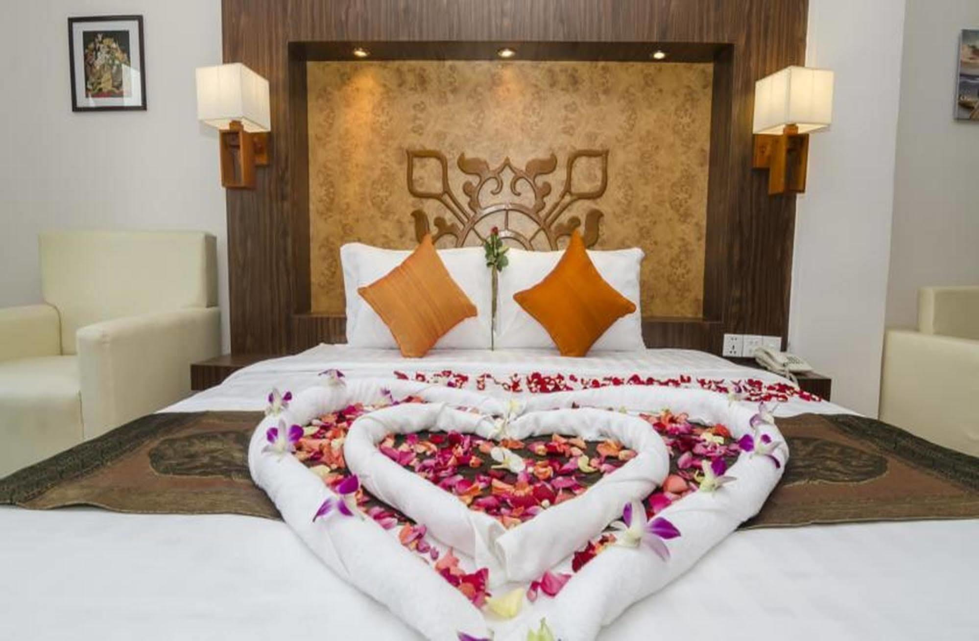 Phuminh Hotel Riverside Phnom Penh Dış mekan fotoğraf