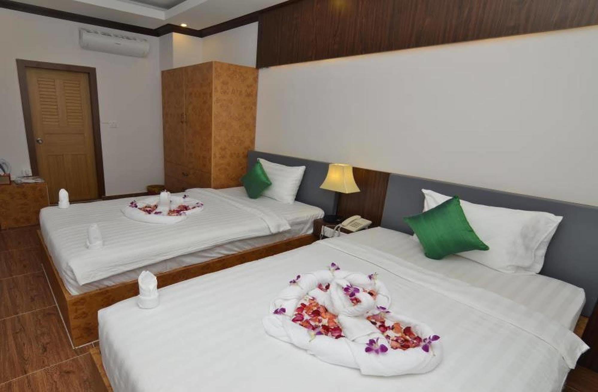 Phuminh Hotel Riverside Phnom Penh Dış mekan fotoğraf